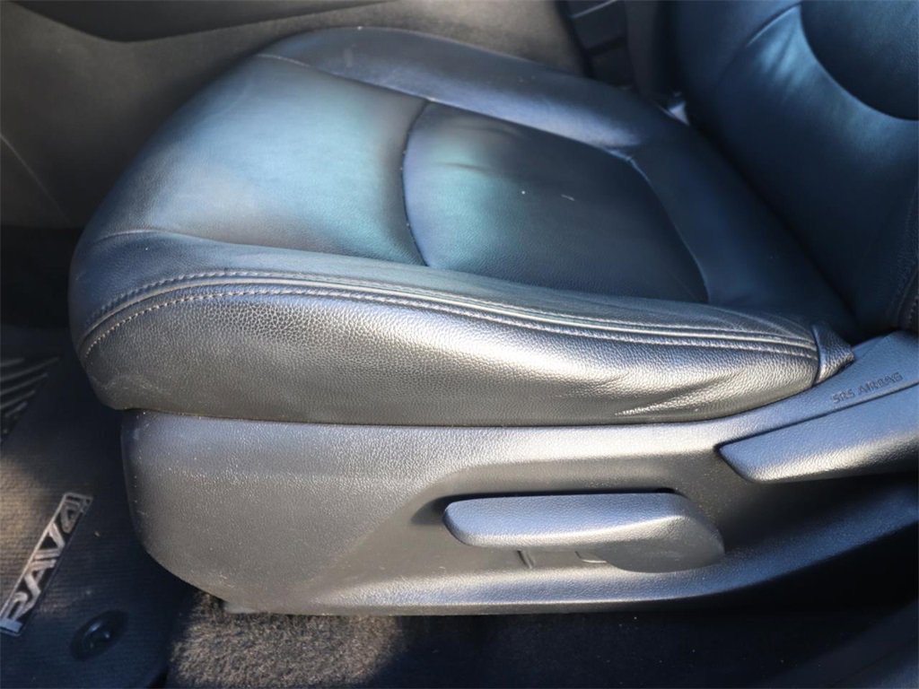 Used 2020 Toyota RAV4 LE image 14