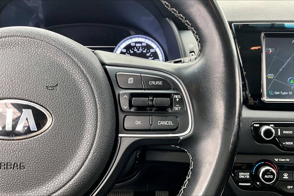 Used 2017 Kia Niro FWD image 19