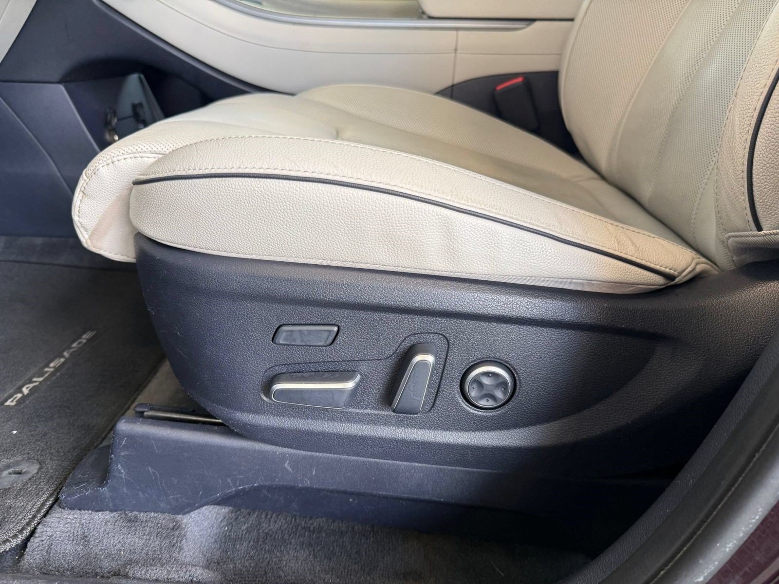 Used 2024 Hyundai Palisade Limited FWD image 15