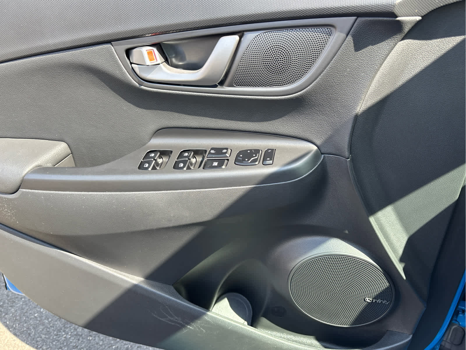 Used 2021 Hyundai Kona Ultimate w/ Cargo Package AWD/4WD image 26