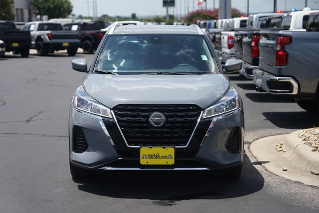 Used 2021 Nissan Kicks SV FWD image 3