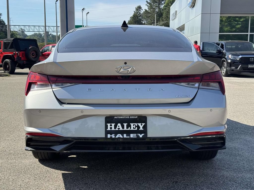 Used 2023 Hyundai Elantra Limited FWD image 23