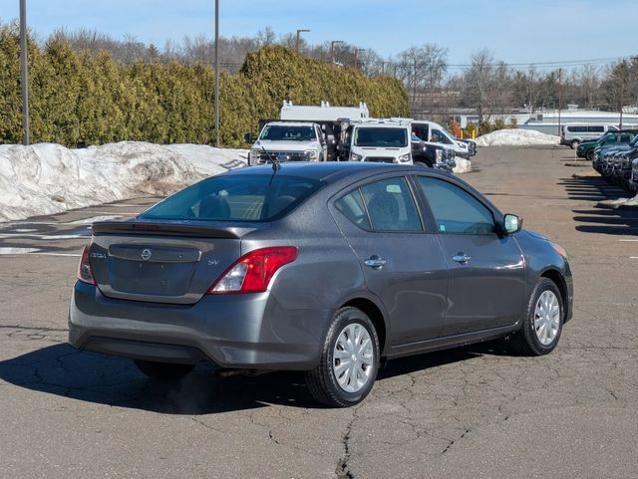 Used 2018 Nissan Versa SV image 5