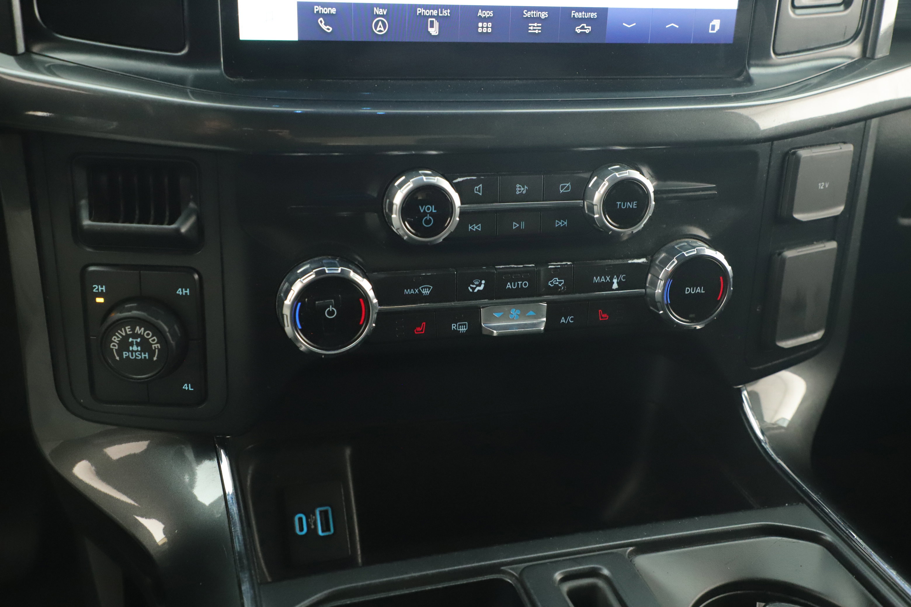 Certified 2022 Ford F150 XLT w/ Equipment Group 302A High image 20