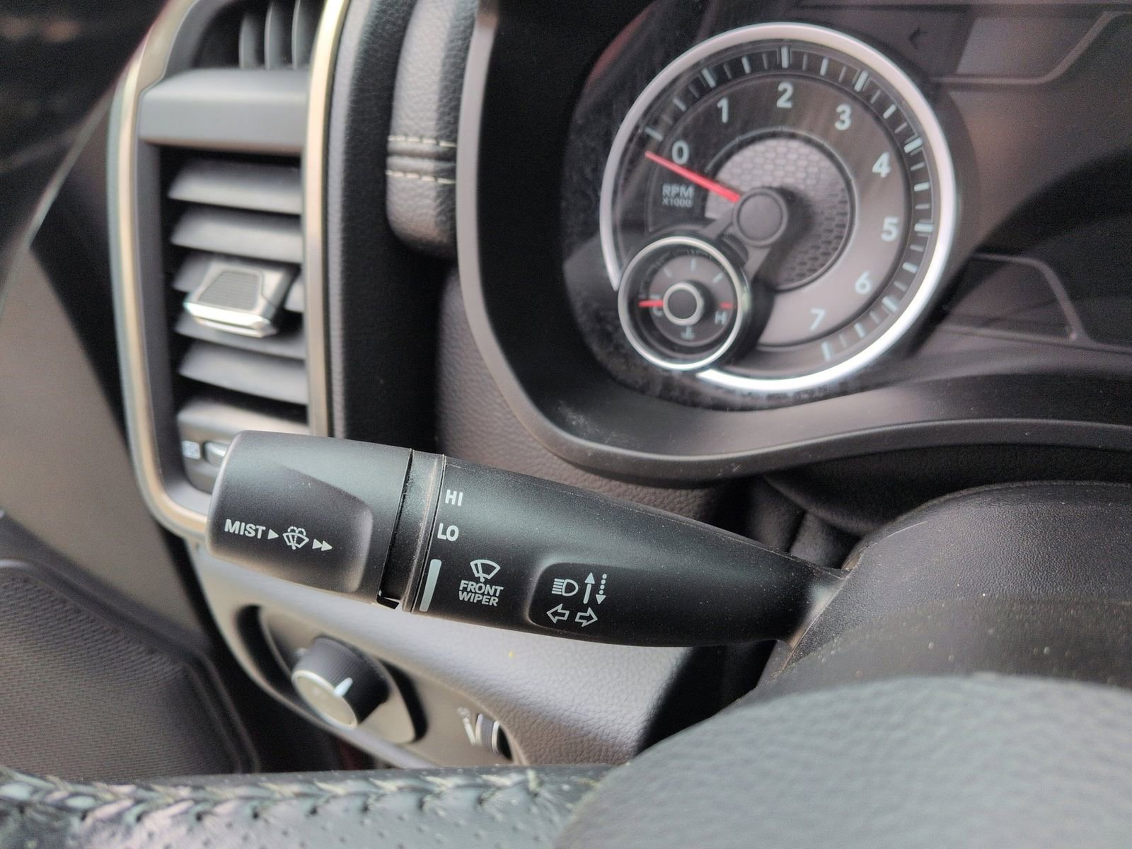 Used 2020 RAM 1500 Sport w/ Level 2 Equipment Goup w/2_L AWD/4WD image 28