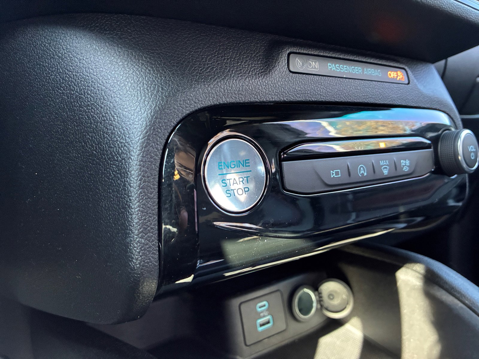 Certified 2023 Ford Escape ST-Line Select w/ Tech Pack #2 image 30