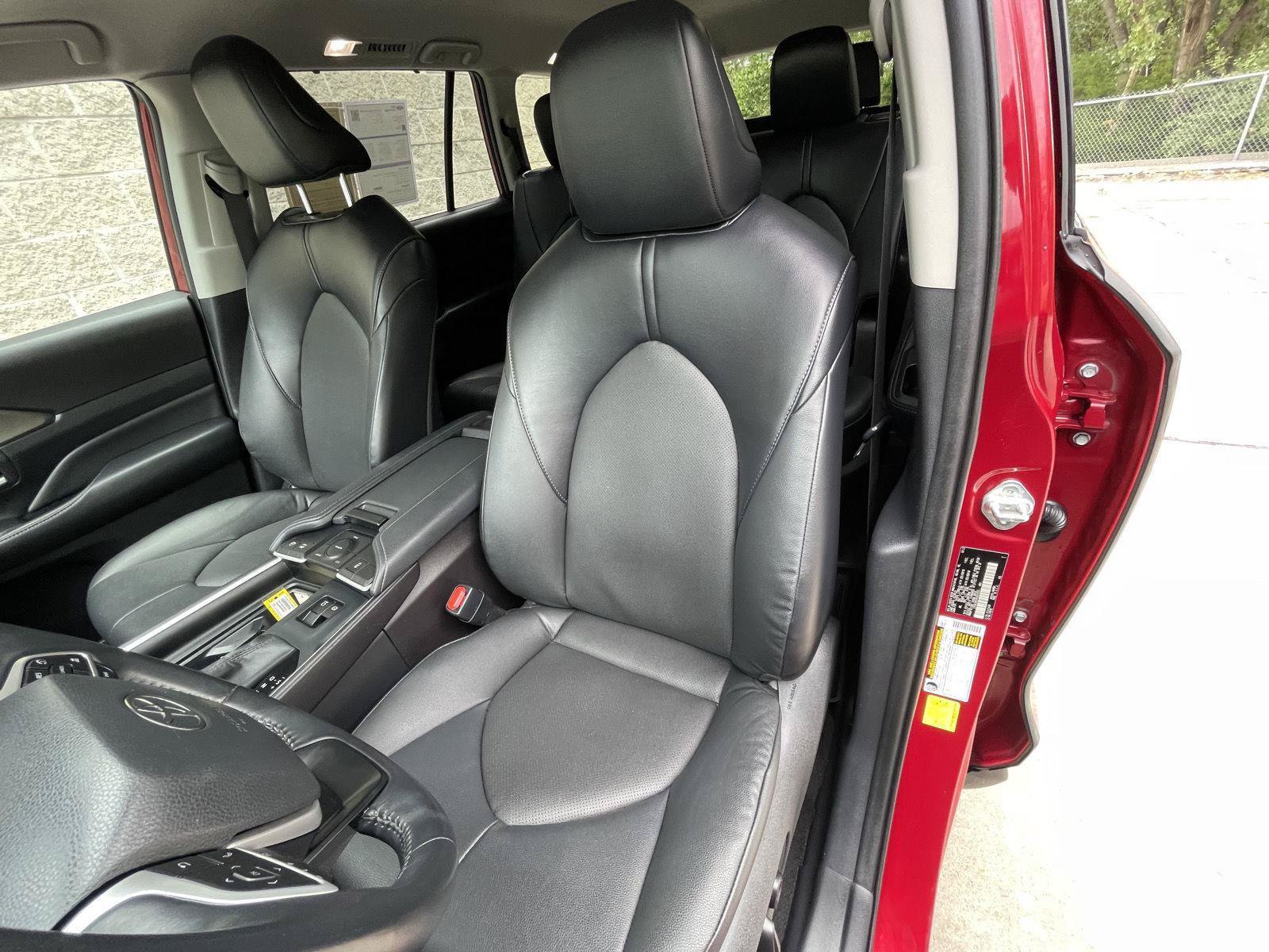Used 2024 Toyota Grand Highlander AWD Hybrid image 18