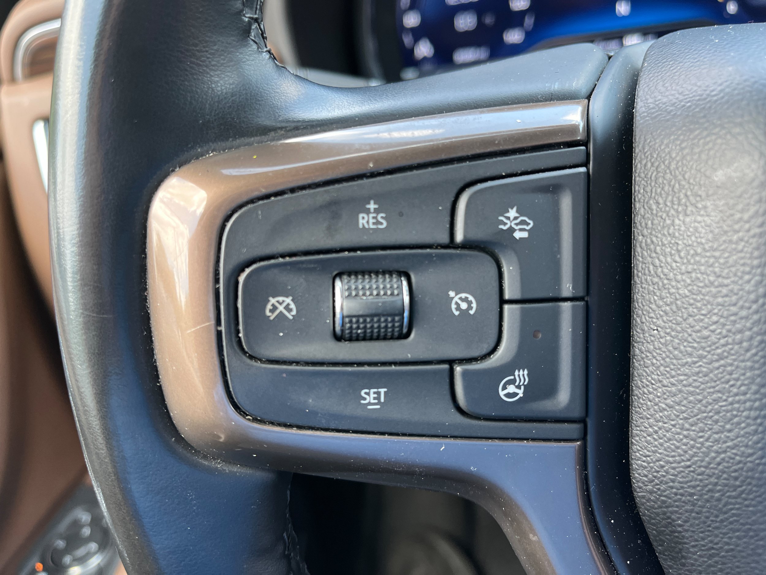 Used 2024 Chevrolet Suburban High Country AWD/4WD image 27