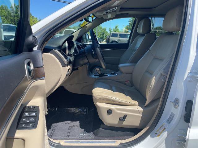 Used 2017 Jeep Grand Cherokee Limited AWD/4WD image 8