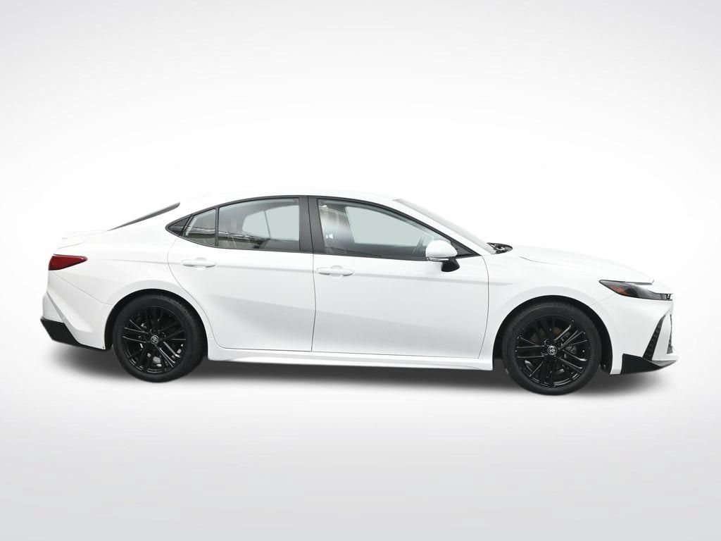 Used 2025 Toyota Camry SE FWD image 4