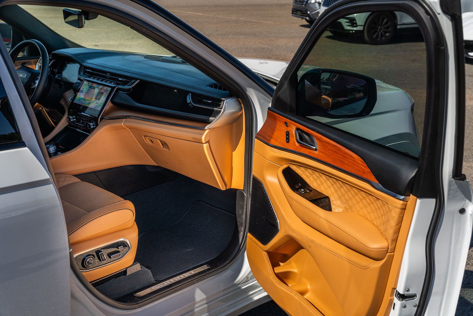 Used 2022 Jeep Grand Cherokee Summit image 12