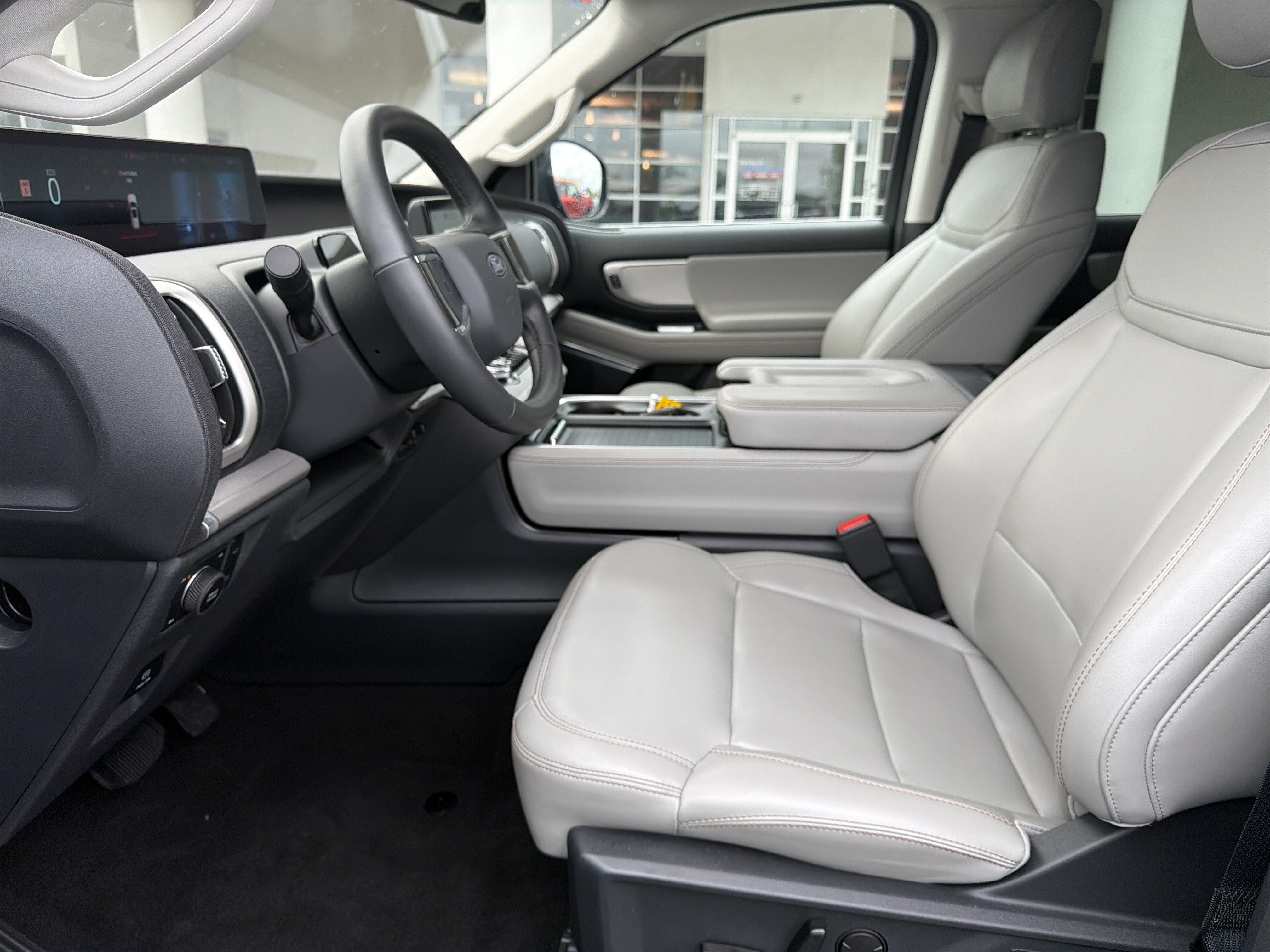 Certified 2025 Ford Expedition Active AWD/4WD image 29
