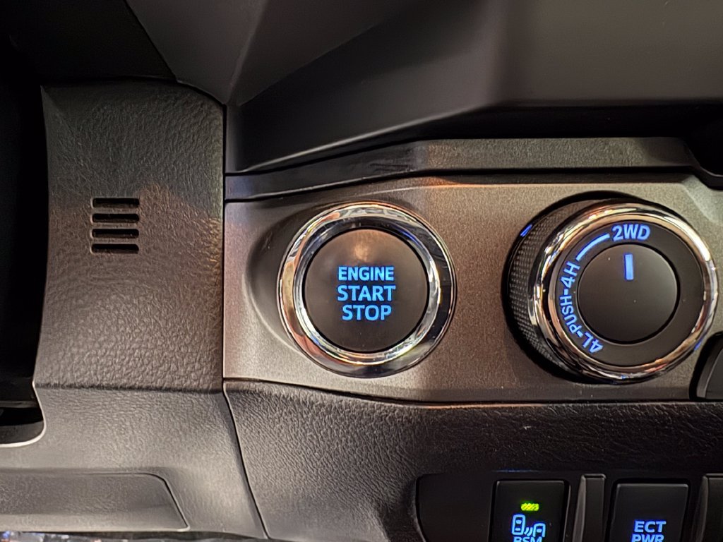 Used 2023 Toyota Tacoma TRD Pro AWD/4WD image 21