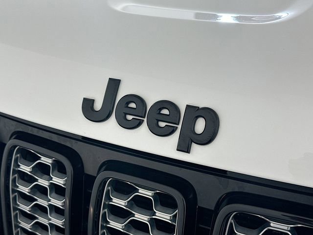 Used 2019 Jeep Grand Cherokee Altitude image 27