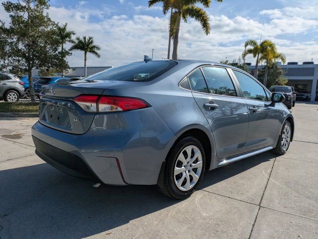 Used 2026 Toyota Corolla LE FWD image 4