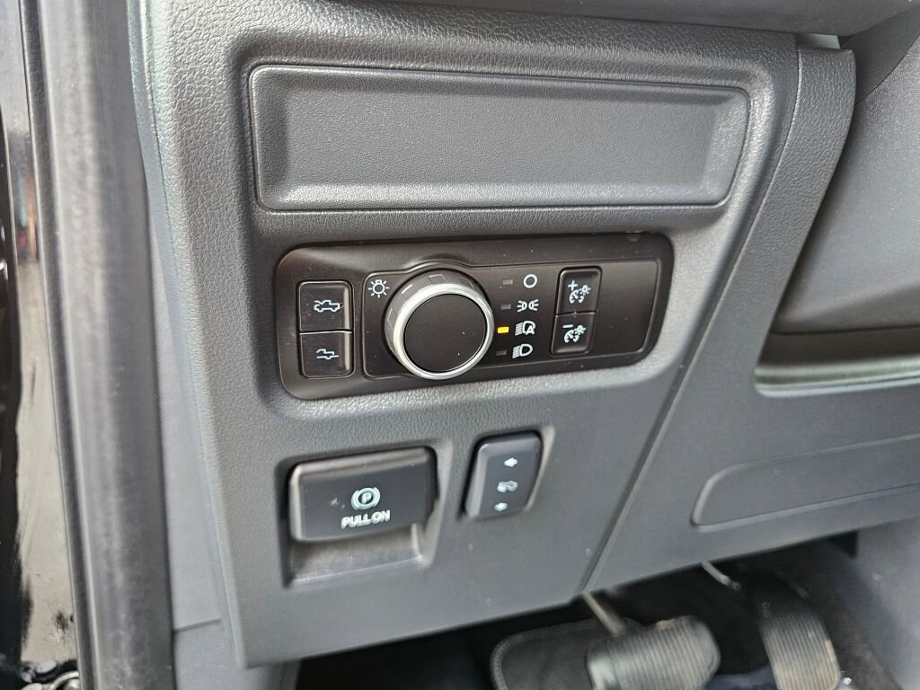 Certified 2025 Ford F150 Lightning Platinum AWD/4WD image 18
