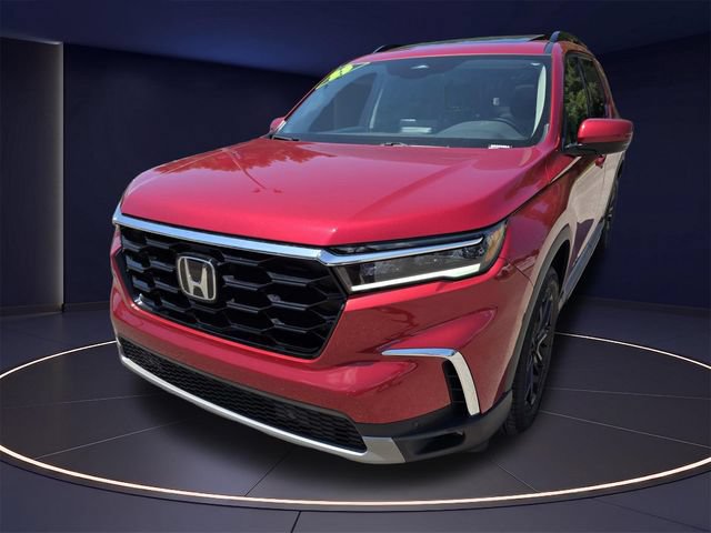 Used 2025 Honda Pilot Touring image 8