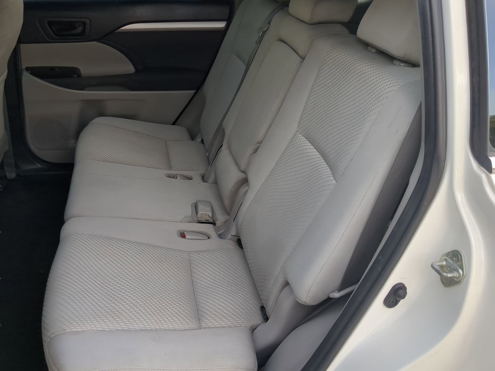 Used 2019 Toyota Highlander LE FWD image 52