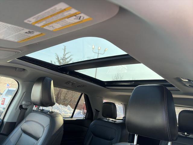 Certified 2022 Ford Explorer XLT w/ Equipment Group 202A image 17