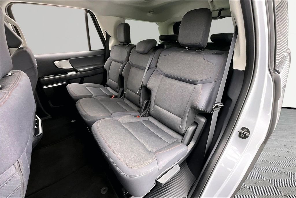 Certified 2025 Ford Expedition Active AWD/4WD image 26