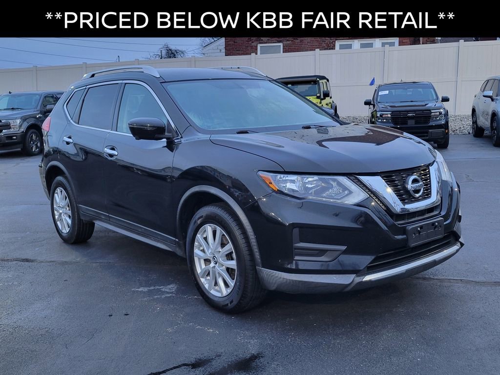 Used 2017 Nissan Rogue SV w/ SV Premium Package image 2