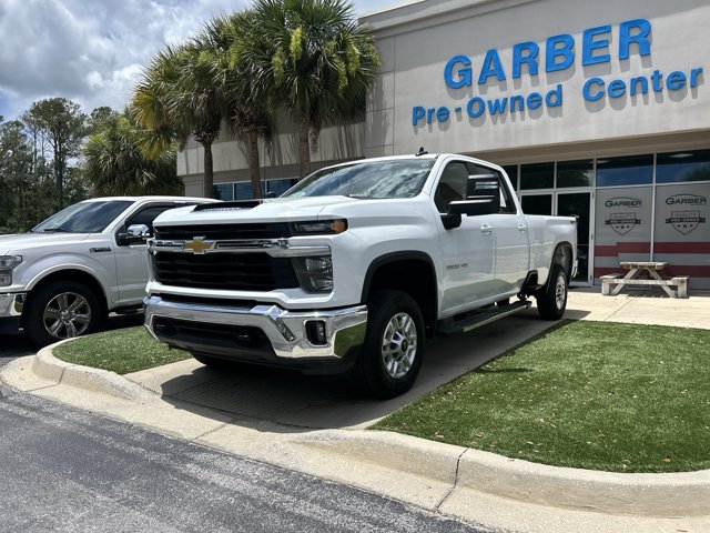 Used 2025 Chevrolet Silverado 2500 LT w/ Convenience Package AWD/4WD image 10