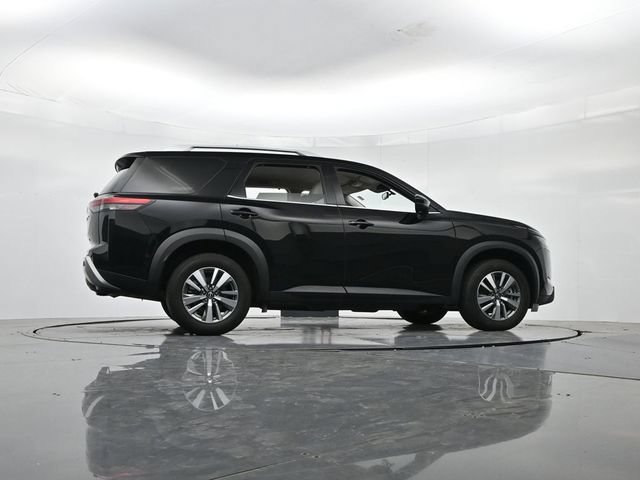 Used 2025 Nissan Pathfinder SL FWD image 35