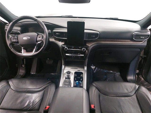 Certified 2021 Ford Explorer Platinum w/ Equipment Group 601A image 9