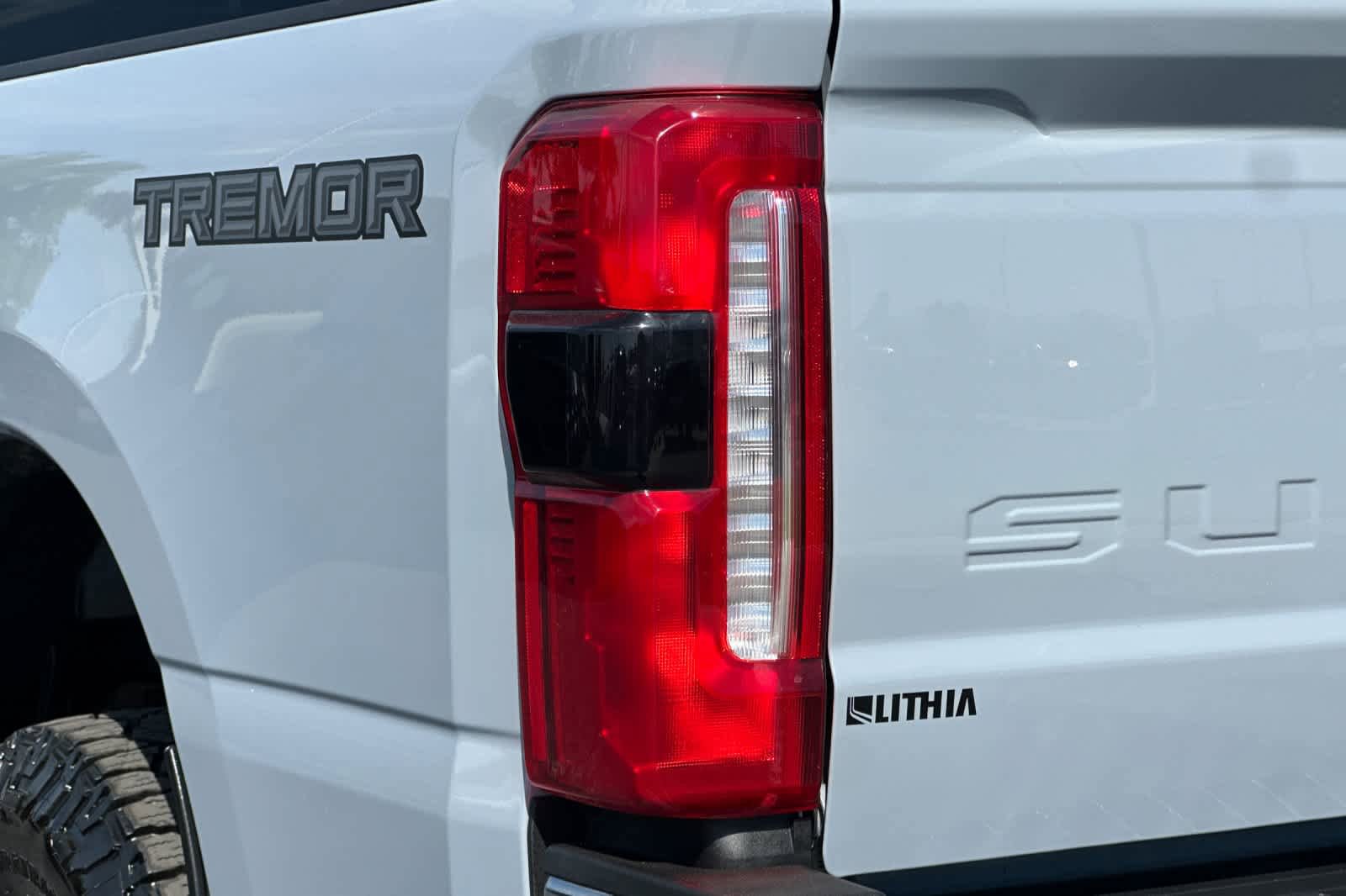Certified 2025 Ford F350 Lariat w/ Tremor Off-Road Package AWD/4WD image 27