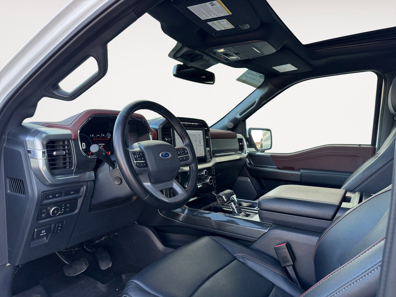 Certified 2022 Ford F150 Lariat w/ Equipment Group 502A High image 9