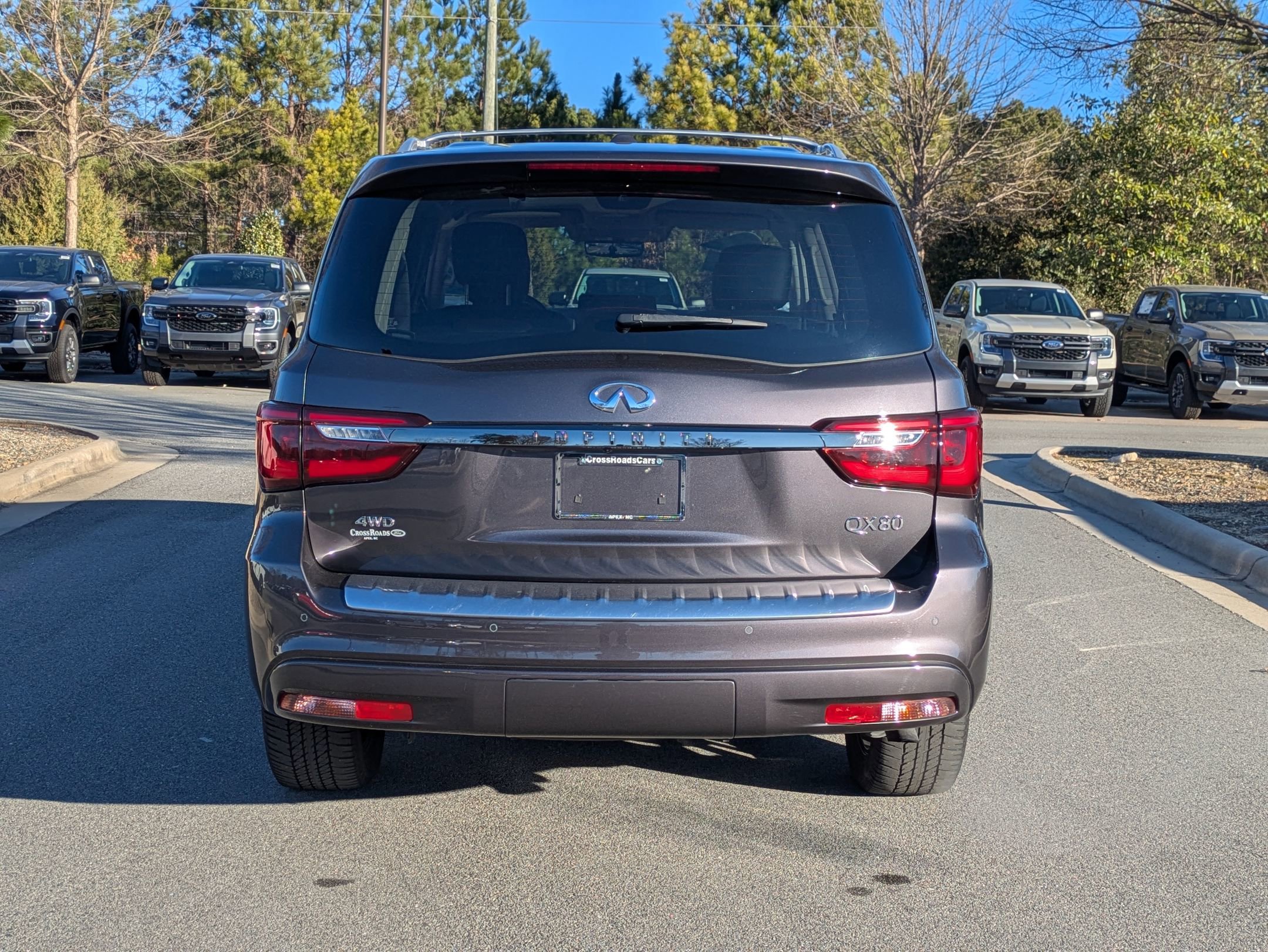 Used 2023 INFINITI QX80 Premium Select w/ Cargo Package image 4