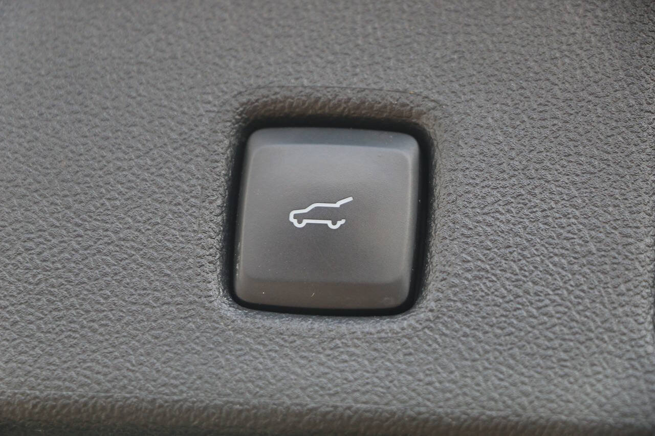 Certified 2024 Ford Escape Platinum AWD/4WD image 12