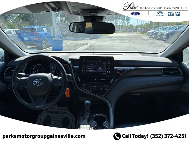 Used 2024 Toyota Camry SE image 14