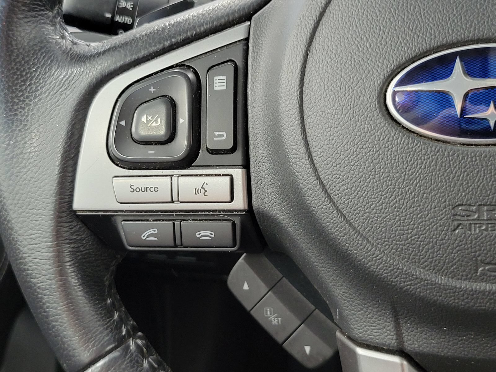 Used 2017 Subaru Legacy 2.5i Premium AWD/4WD image 16