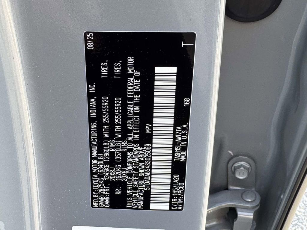 Used 2025 Toyota Grand Highlander AWD Hybrid image 28