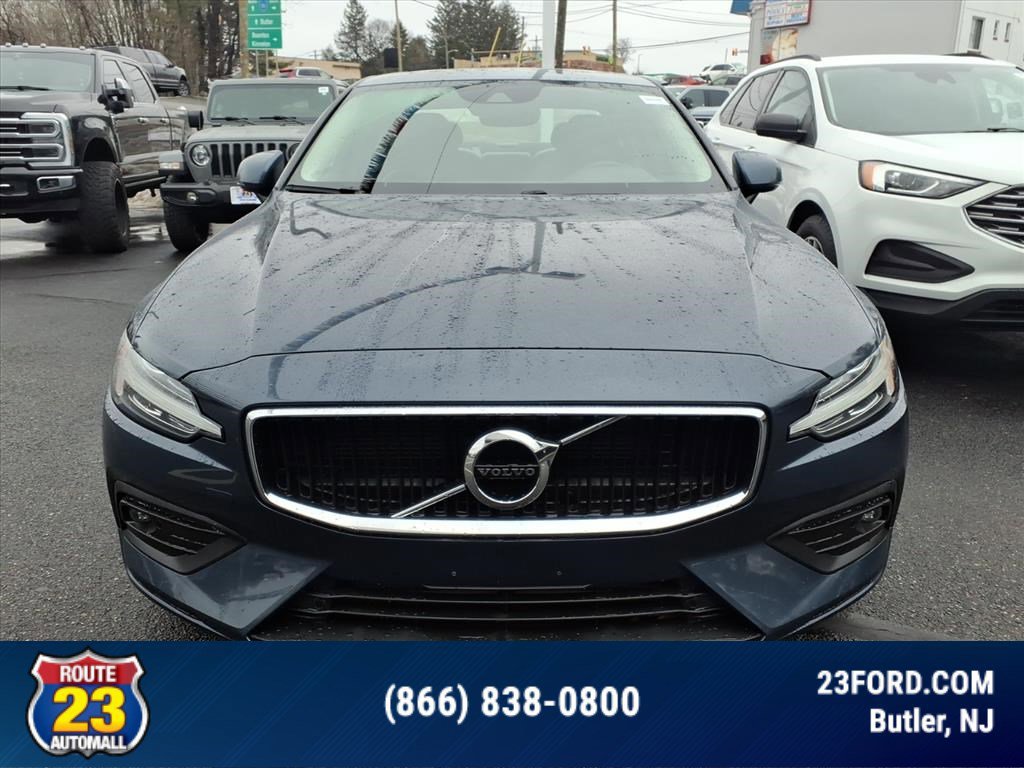 Used 2021 Volvo S60 T6 Momentum image 8