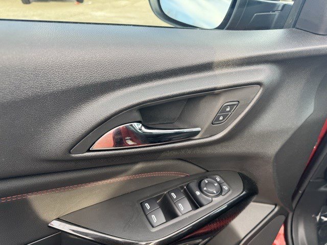 Used 2024 Chevrolet Trax RS w/ Sunroof Package image 11