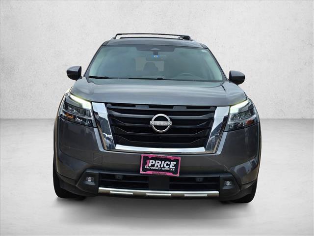 Used 2022 Nissan Pathfinder SL FWD image 2