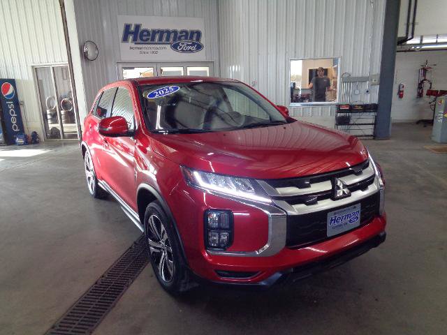 Used 2025 Mitsubishi Outlander Sport SE AWD/4WD image 1