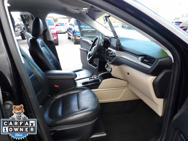 Certified 2021 Ford Escape SE w/ SE Sport Appearance Package image 35