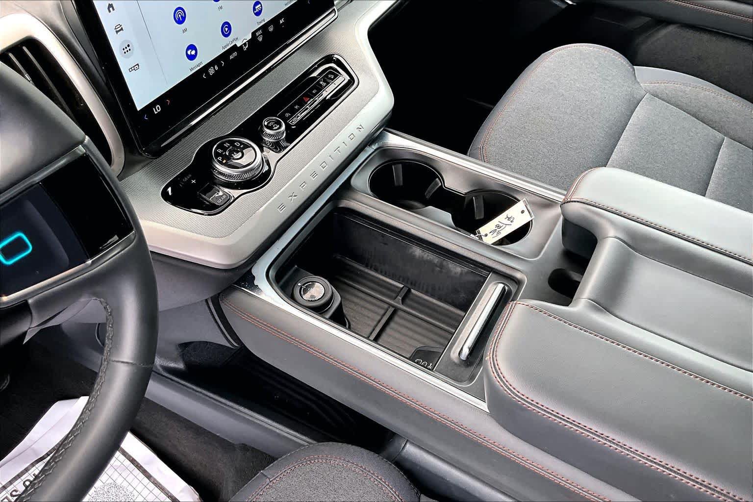 Certified 2025 Ford Expedition Active AWD/4WD image 17