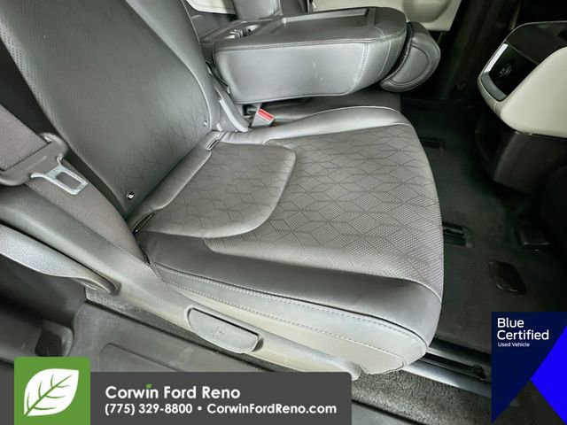 Used 2024 Kia Carnival LX FWD image 31