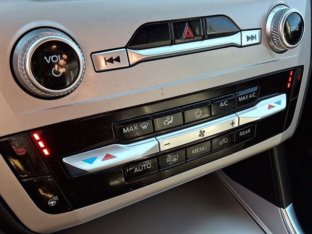 Certified 2022 Ford Explorer XLT w/ Equipment Group 202A image 16