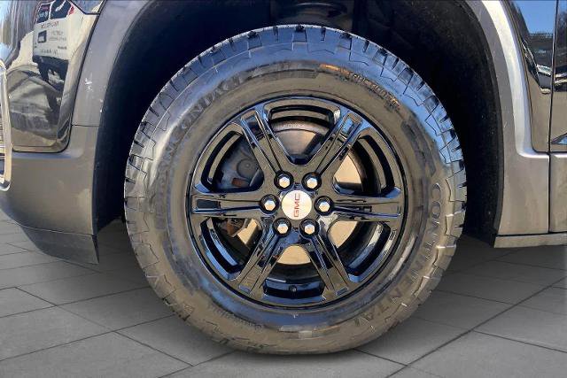 Used 2023 GMC Acadia AT4 w/ Preferred Package image 11