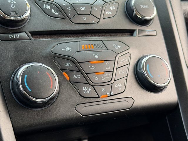 Certified 2018 Ford Fusion SE w/ Equipment Group 601A FWD image 22