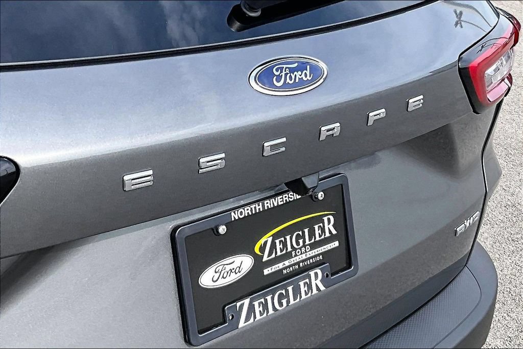 Certified 2025 Ford Escape ST-Line Select AWD/4WD image 8