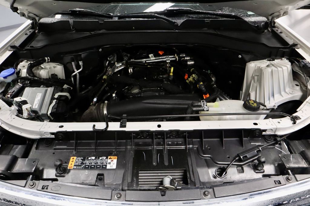 Certified 2025 Ford Explorer Active AWD/4WD image 17