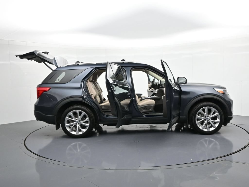 Certified 2022 Ford Explorer Platinum w/ Equipment Group 601A AWD/4WD image 32