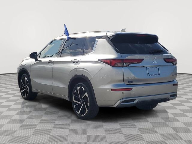 Used 2024 Mitsubishi Outlander SEL image 2