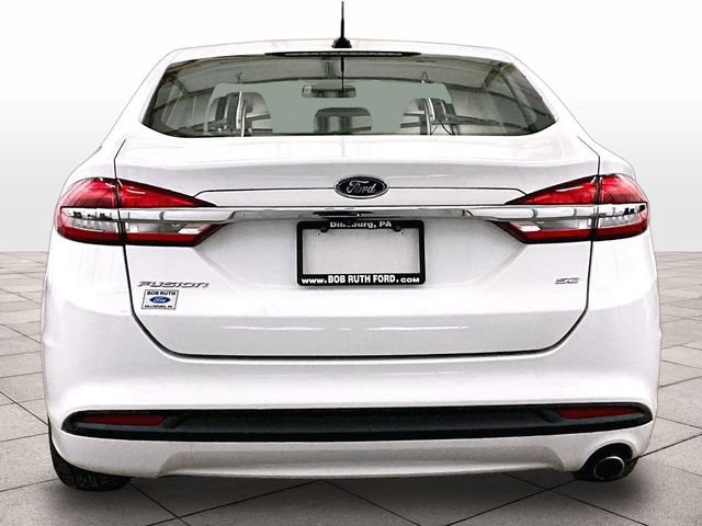 Certified 2018 Ford Fusion SE FWD image 4